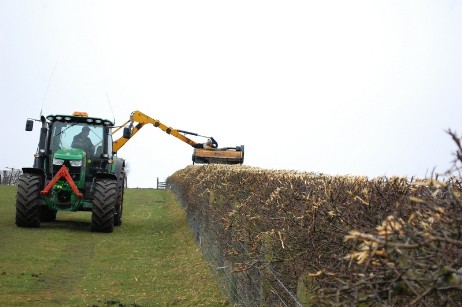 hedgecutting yorkshire,r m simpson,yorkshire agricultural contractors